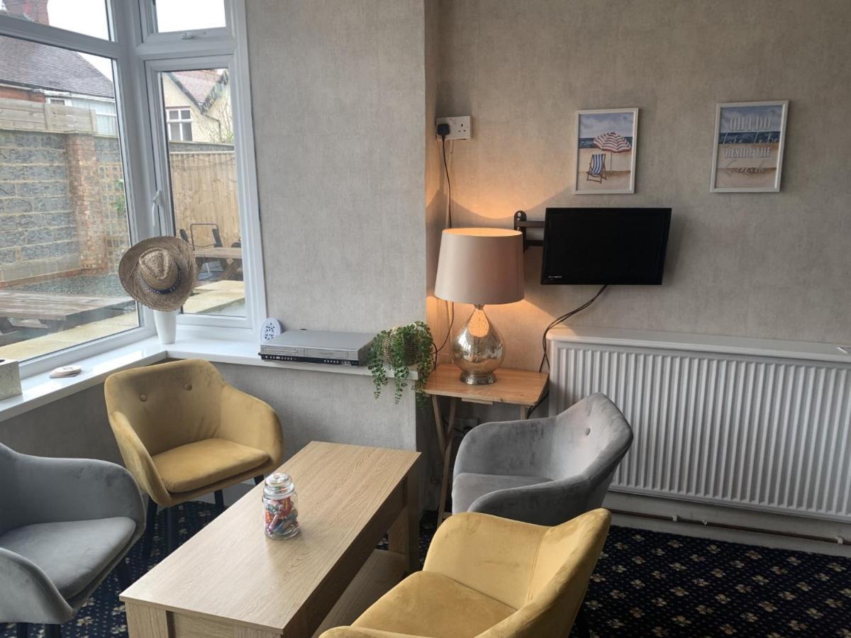 Knighton Lodge Скегнес Екстериор снимка