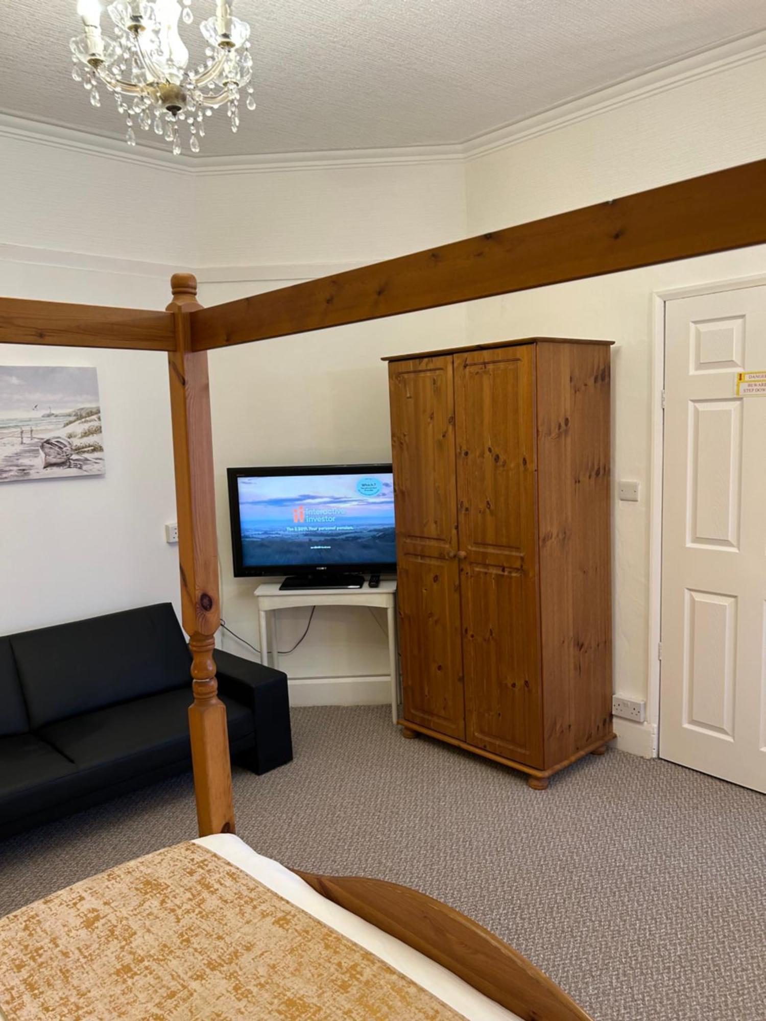 Knighton Lodge Скегнес Екстериор снимка