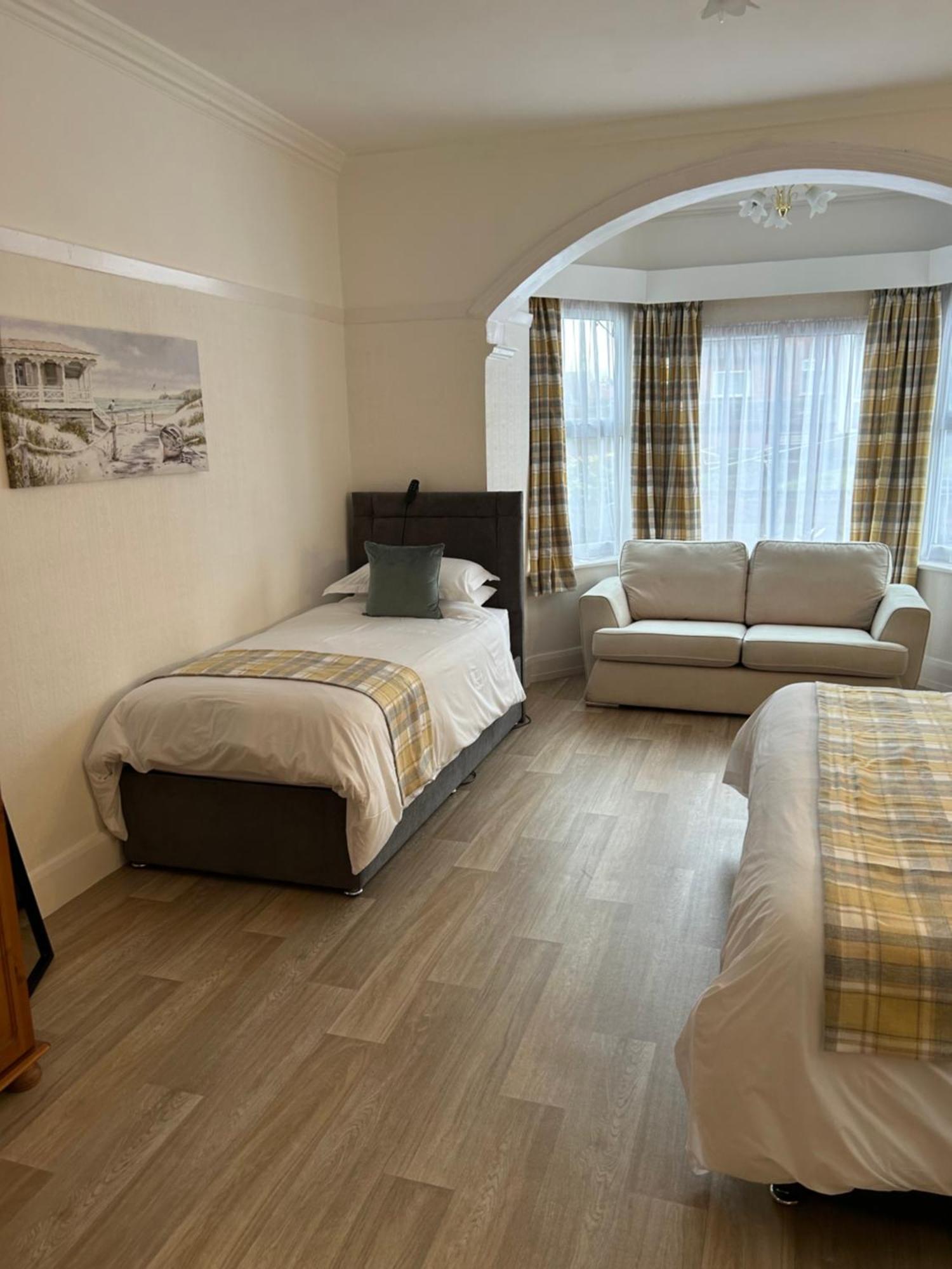 Knighton Lodge Скегнес Екстериор снимка